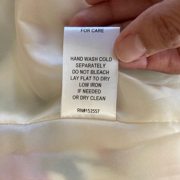 🎄Bailey Rose Green & Red Floral‎ Patterned White Fuzzy Jacket Christmas Festive - Picture 14 of 14